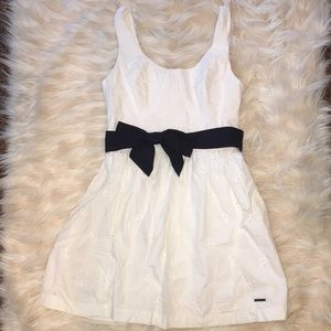 Trendy and summery white and navy Hollister dress